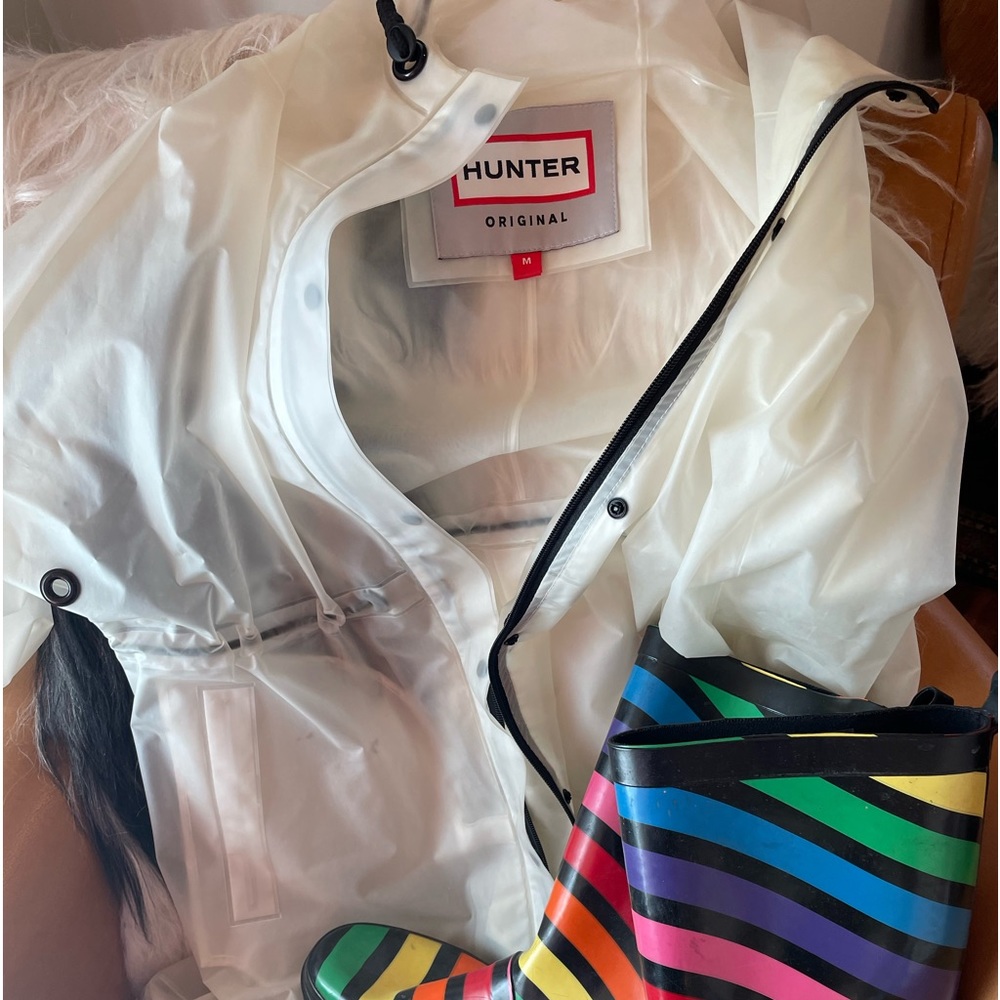 Medium Clear Hunter rain coat! Adorable draw string waist medium unique rare